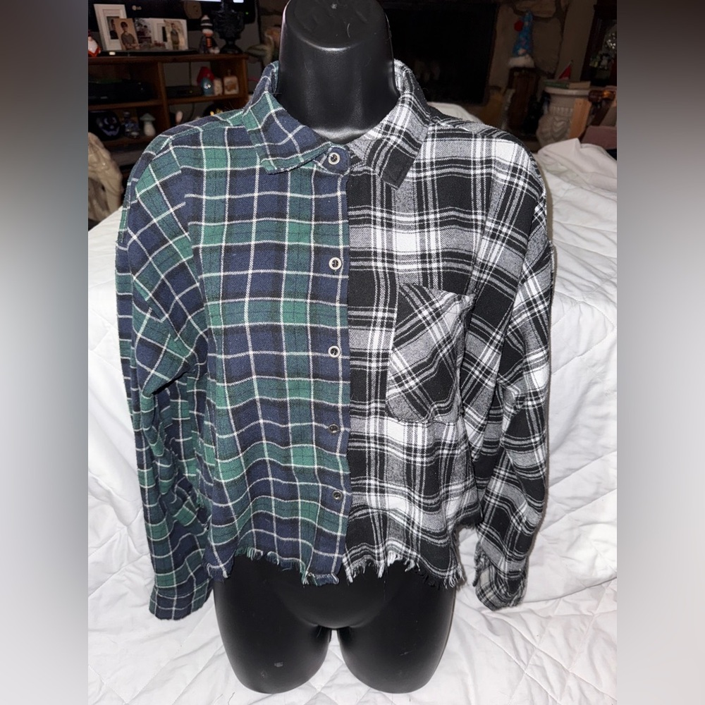 FADED ROSE CROPPED LONG SLEEVE PLAID MIX FLANNEL BUTTON UP SHIRT